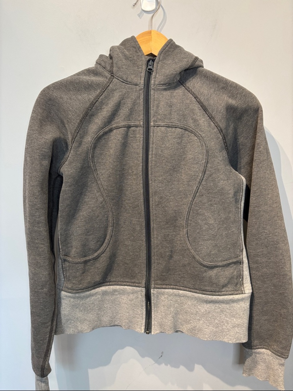 Lululemon Vintage Scuba Hoodie in Slate - Picture 2 of 9